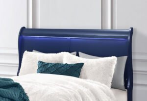 Charlie-Blue-Queen-HB-Close-Up.jpg