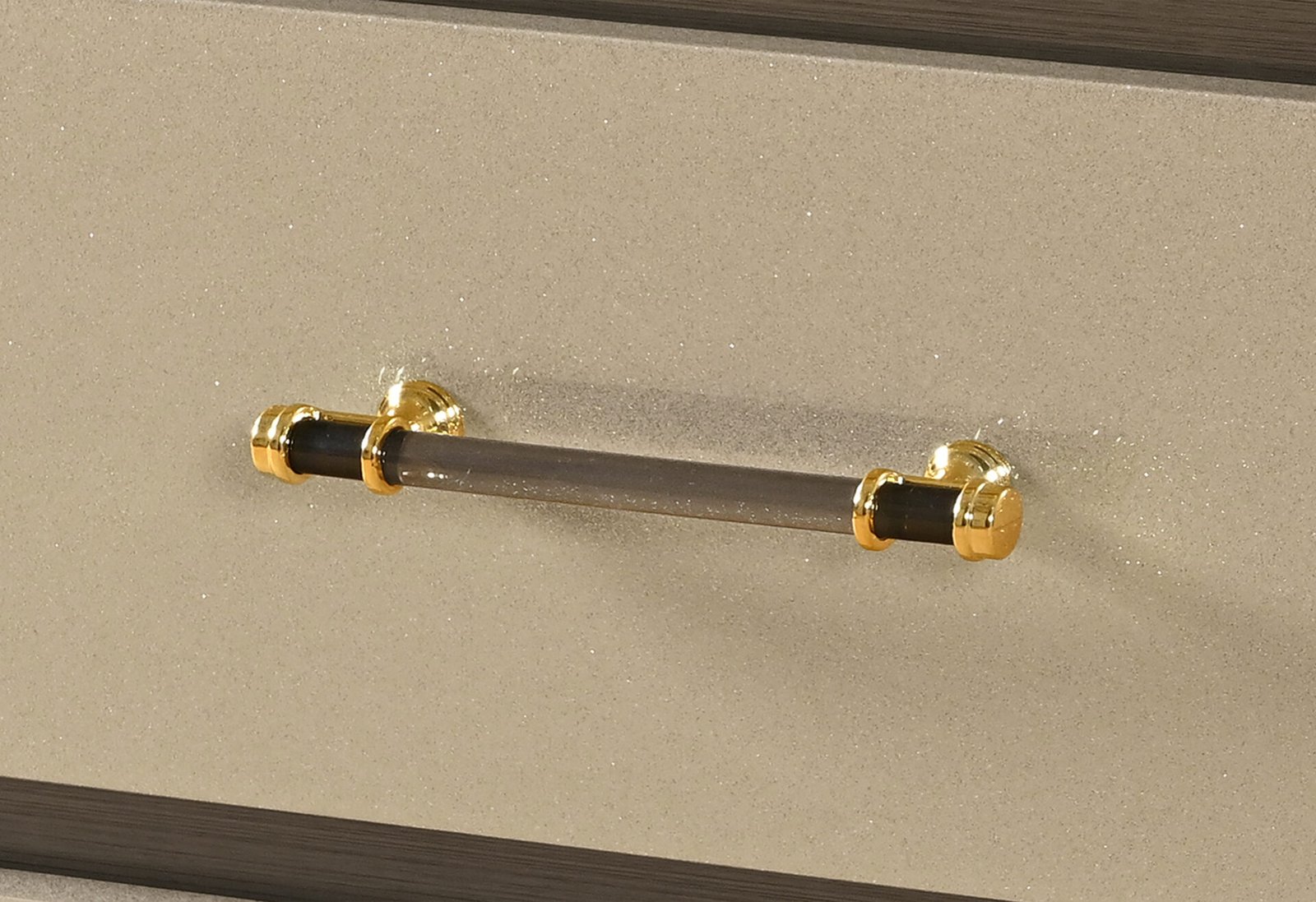 Second image of GENESIS GOLD CHEST WITH LED