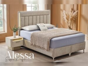 AlessaBedroom2.jpg