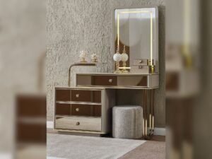 DeluxBedroom12.jpg