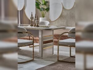 DeluxDiningroom5.jpg