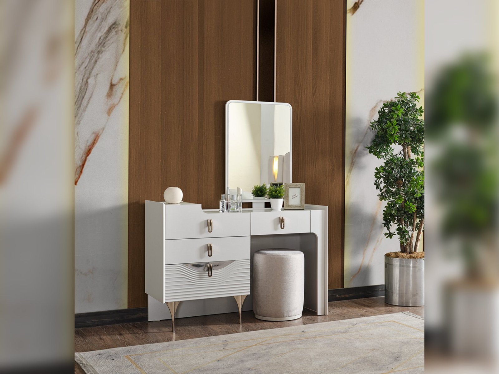 Esperanza Dresser With Mirror & Ottoman