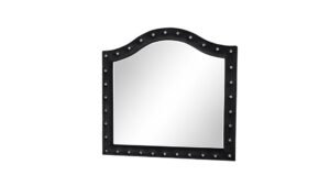 HAZEL_BLACK_MIRROR_1500_975.jpg