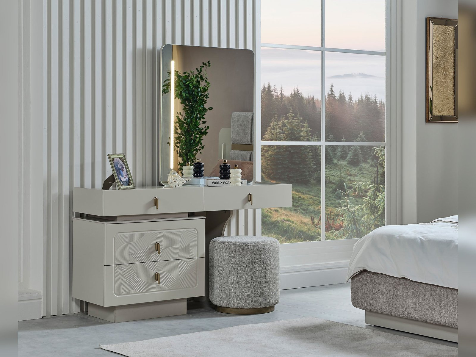 Hisar Dresser With Mirror