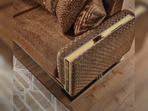 Laura_Livingroom_Brown_1.jpg