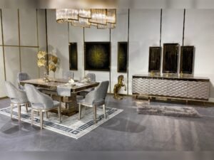 LucasDiningroom1.jpg