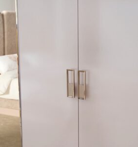 NirvanaBedroom_12_cab0a7c4-d095-4173-93c9-ade27b350e54.jpg