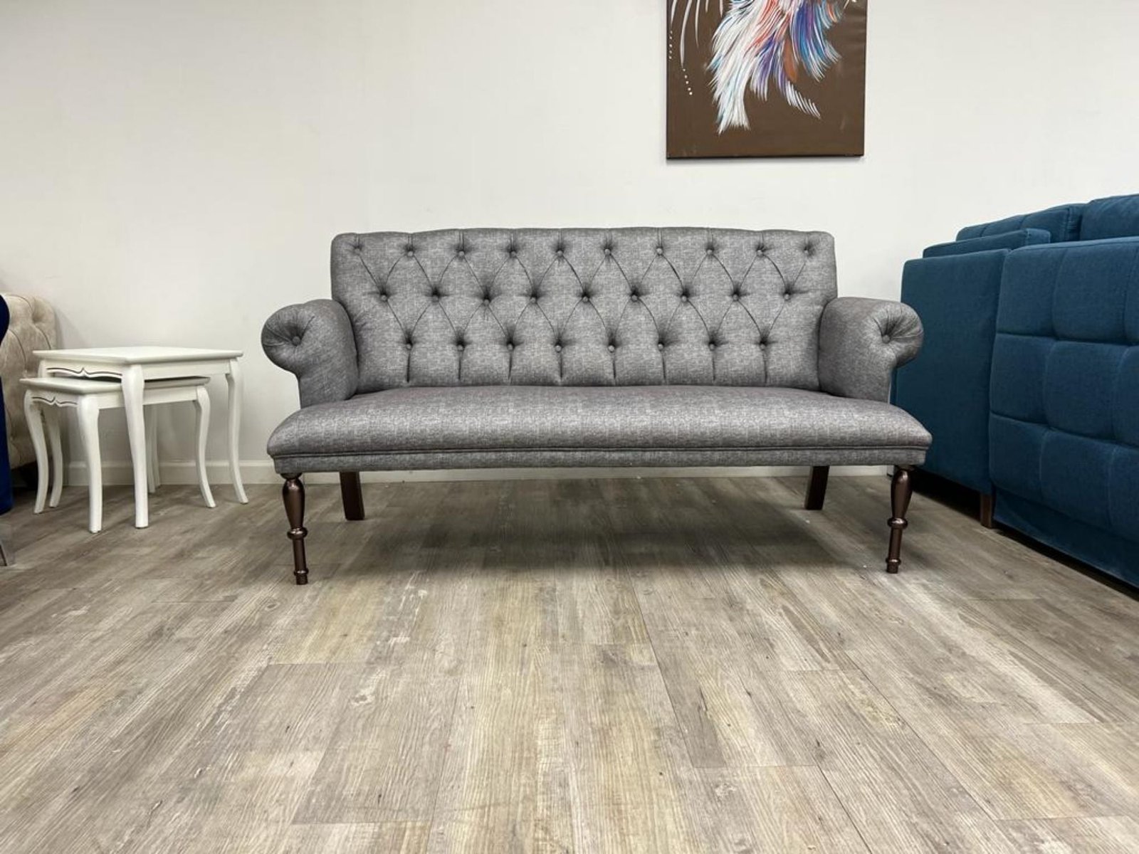 Ruby Loveseat