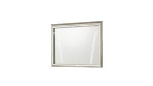 SAMANTHA_MIRROR_1500_975.jpg