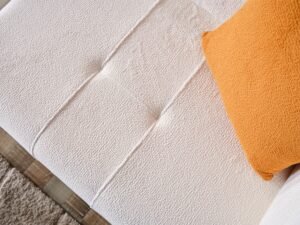 Sidney_Livingroom_White_-_Orange_3.jpg